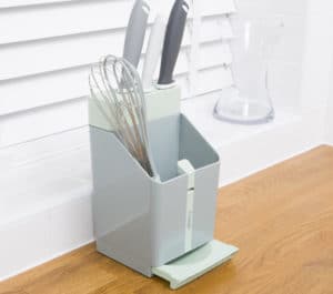 knife & utensil station - lifestyle (1)