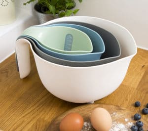 nested food preparation set - lifestyle (2)