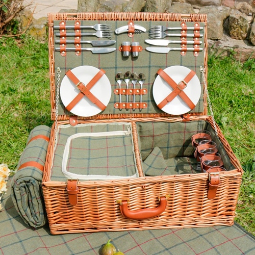 cesta-de-pic-nic-para-cuatro-personas-en-mimbre-y-tweed