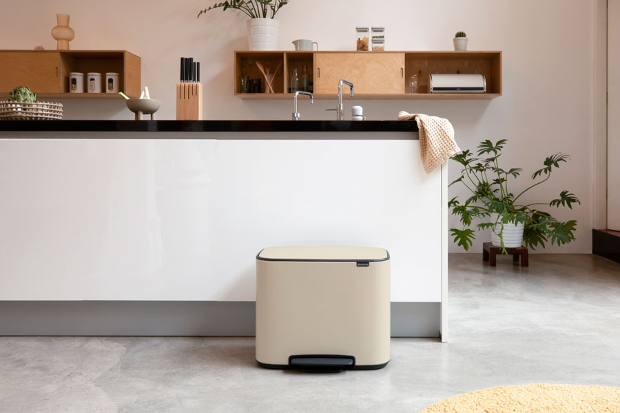 Bo-Pedal-Bin,-36L---Soft-Beige---8710755201622-Brabantia