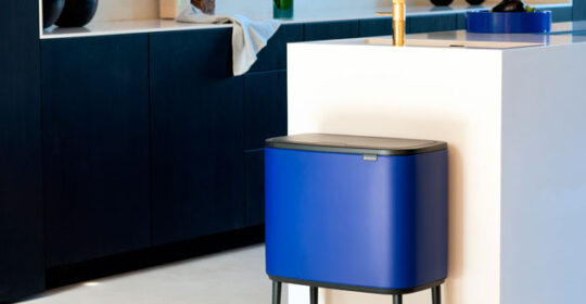 Bo-Touch-Bin,-11-+-23L---Mineral-Powerful-Blue---portada