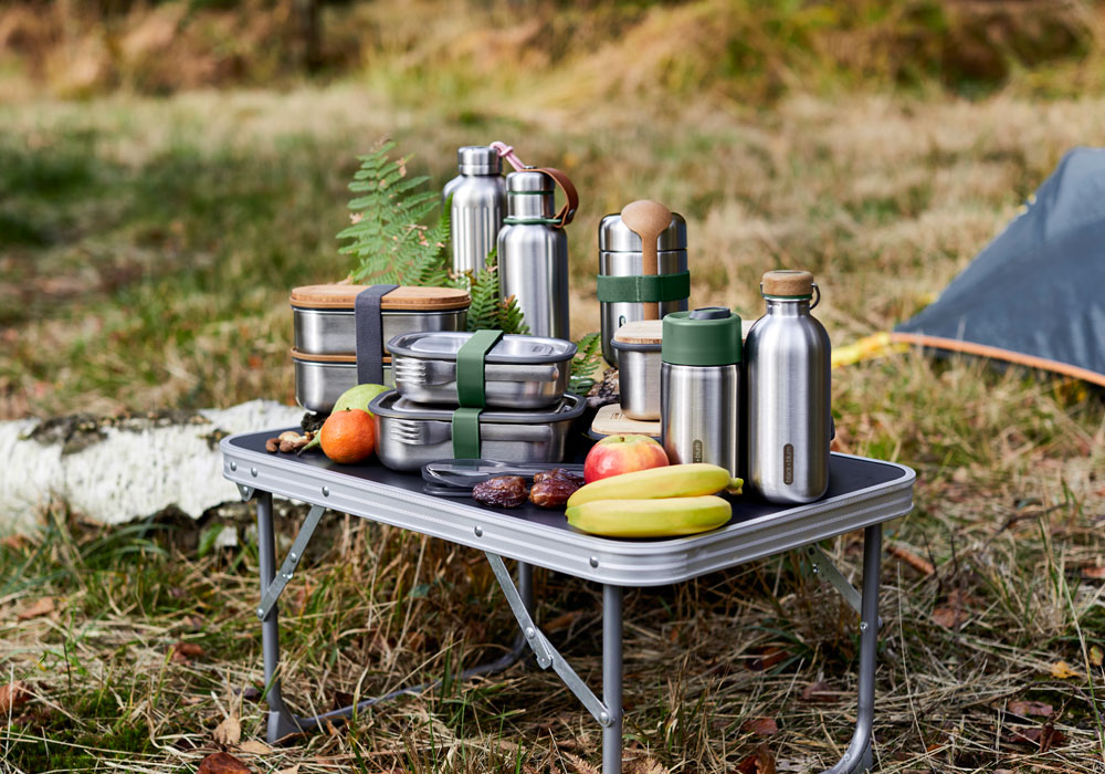 Producst-range-shot_on-the-table_camping_4_hiking-shoot