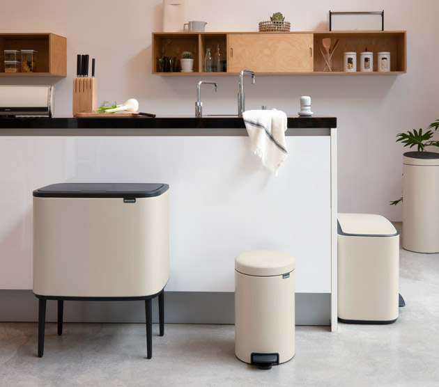 Group-Shot-_-Waste-bins-+-Window-Canisters-+-Roll-Top-Bread-Bin-_-Soft-Beige_300dpi_6720x4480px_6_NR-28148 Brabantia-nuevos-tonos-para el otoño