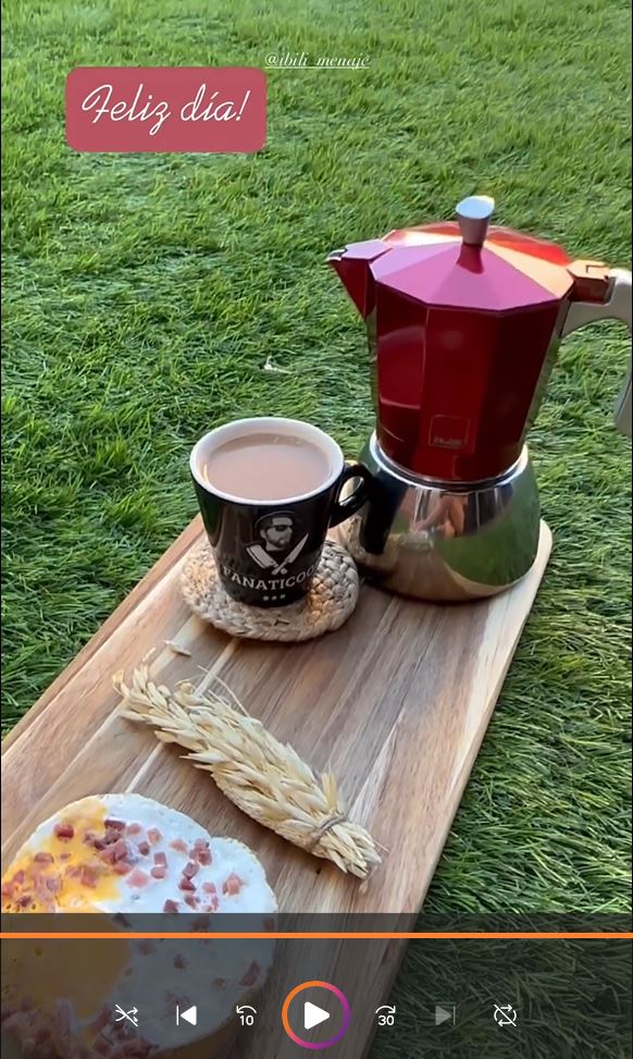 Cafetera para inducción Moka Bialetti elaborada en aluminio.