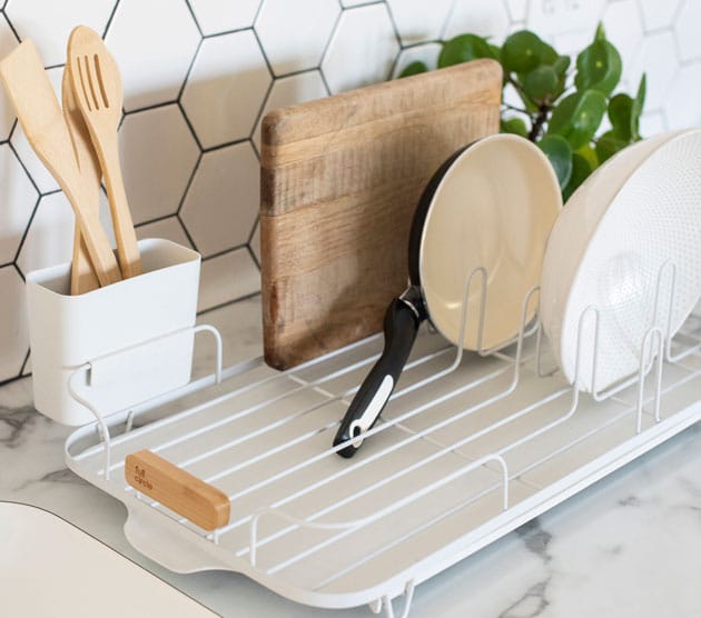 FC21404W_DishJockey_LS_A