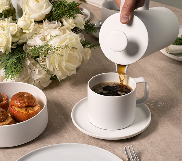 Colección-modular-DATUM-de-Foster-+-Partners-jarra-termica