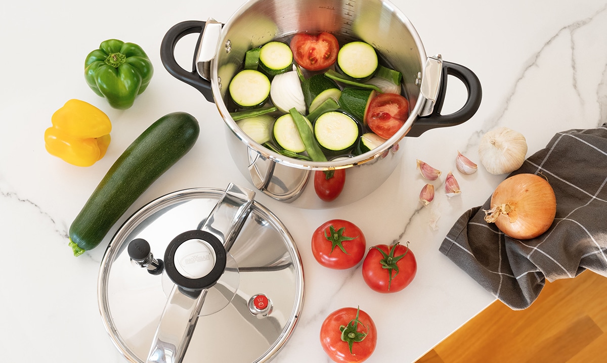 Olla-Classic-Inoxibar-abierta-mostrando-interior-de-acero-inoxidable Olla-Classic-Inoxibar-abierta-mostrando-interior-de-acero-inoxidable