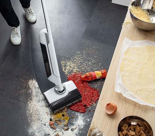 Descubre la gama Rowenta X-Cclean: fregonas eléctricas que aspiran y friegan de una pasada para una limpieza rápida, profunda y sin esfuerzo